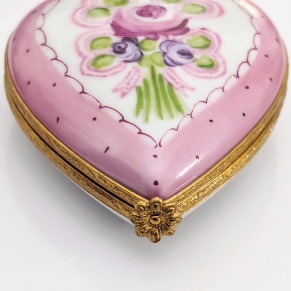 Vintage Collectible Limoges Hand Painted Porcelain Heart-shaped Trinket Box - Picture 3 of 6